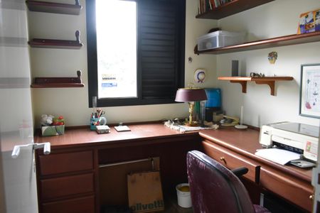 Apartamento à venda com 165m², 3 quartos e 2 vagas Apartamento à venda com 165m², 3 quartos e 2 vagasEscritório