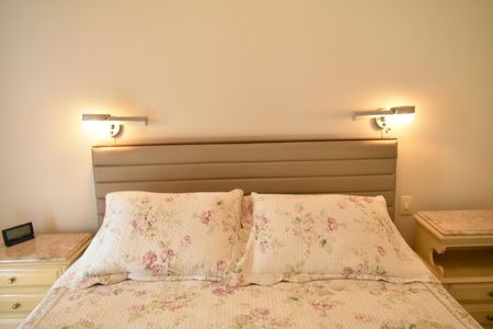 Apartamento à venda com 165m², 3 quartos e 2 vagas Apartamento à venda com 165m², 3 quartos e 2 vagasSuíte