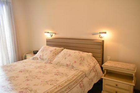 Apartamento à venda com 165m², 3 quartos e 2 vagas Apartamento à venda com 165m², 3 quartos e 2 vagasSuíte