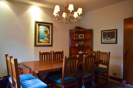 Apartamento à venda com 165m², 3 quartos e 2 vagas Apartamento à venda com 165m², 3 quartos e 2 vagasSala de Jantar