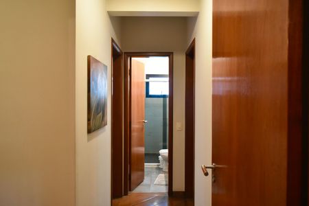 Apartamento à venda com 165m², 3 quartos e 2 vagas Apartamento à venda com 165m², 3 quartos e 2 vagasCorredor