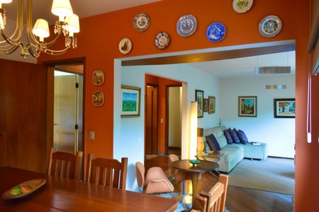 Apartamento à venda com 165m², 3 quartos e 2 vagas Apartamento à venda com 165m², 3 quartos e 2 vagasSala de Jantar