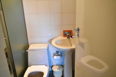 Apartamento à venda com 165m², 3 quartos e 2 vagas Apartamento à venda com 165m², 3 quartos e 2 vagasBanheiro de Serviço