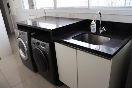 Apartamento à venda com 405m², 4 quartos e 5 vagasÁrea de Serviço