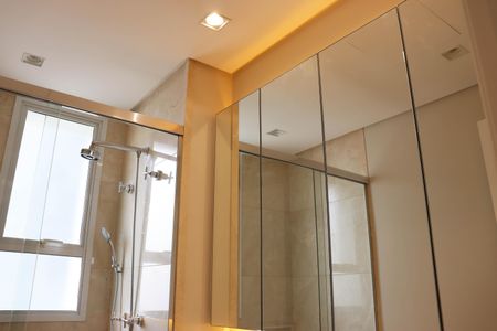 Apartamento à venda com 405m², 4 quartos e 5 vagasBanheiro do Quarto 1