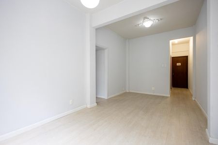 Apartamento à venda com 48m², 1 quarto e sem vaga Apartamento à venda com 48m², 1 quarto e sem vagaSala