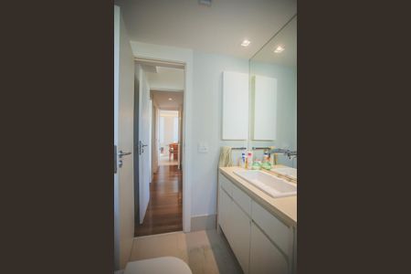 Apartamento à venda com 117m², 3 quartos e 3 vagasBanheiro Suíte