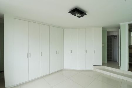 Apartamento à venda com 280m², 4 quartos e 2 vagasSuíte 2