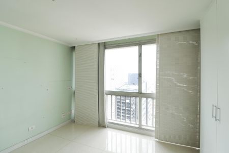Apartamento à venda com 280m², 4 quartos e 2 vagasSuíte 2