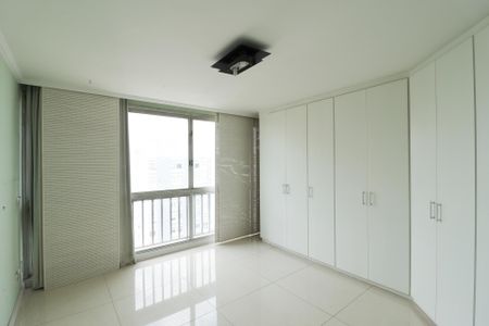 Apartamento à venda com 280m², 4 quartos e 2 vagasSuíte 2