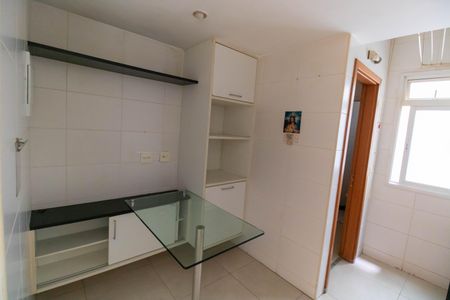 Apartamento à venda com 84m², 2 quartos e 2 vagasCozinha e Área de Serviço