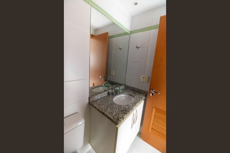 Apartamento à venda com 84m², 2 quartos e 2 vagasBanheiro da Suíte