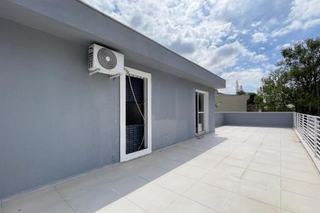 Casa à venda com 297m², 6 quartos e 6 vagas Casa à venda com 297m², 6 quartos e 6 vagasSacada