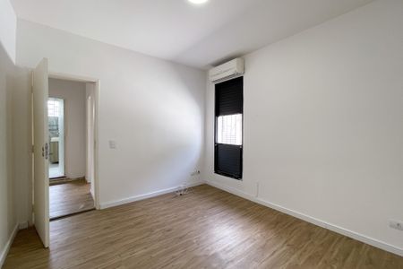 Casa à venda com 297m², 6 quartos e 6 vagas Casa à venda com 297m², 6 quartos e 6 vagasQuarto 1