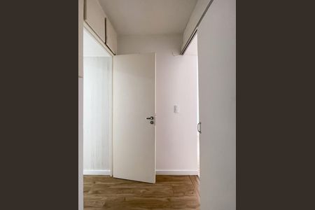 Casa à venda com 297m², 6 quartos e 6 vagas Casa à venda com 297m², 6 quartos e 6 vagasCloset - Suíte 2