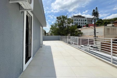 Casa à venda com 297m², 6 quartos e 6 vagas Casa à venda com 297m², 6 quartos e 6 vagasSacada