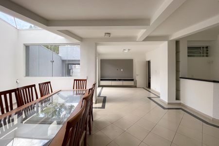 Casa à venda com 297m², 6 quartos e 6 vagas Casa à venda com 297m², 6 quartos e 6 vagasEspaço Gourmet