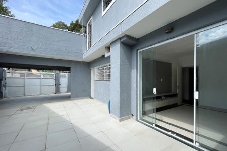 Casa à venda com 297m², 6 quartos e 6 vagas Casa à venda com 297m², 6 quartos e 6 vagasGaragem