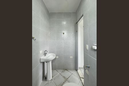 Casa à venda com 297m², 6 quartos e 6 vagas Casa à venda com 297m², 6 quartos e 6 vagasBanheiro de serviço