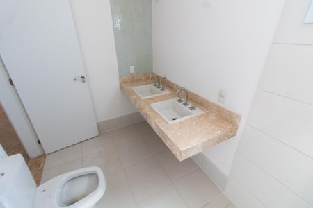 Apartamento à venda com 134m², 3 quartos e 2 vagasBanheiro da Suíte