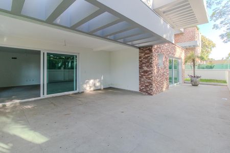 Apartamento à venda com 237m², 3 quartos e 4 vagasQuintal