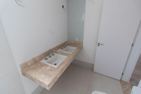 Apartamento para alugar com 134m², 3 quartos e 2 vagasBanheiro da Suíte