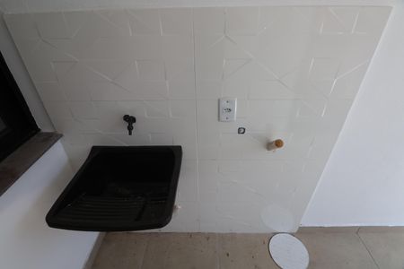 Casa de condomínio à venda com 48m², 2 quartos e 1 vagaÁrea de Serviço