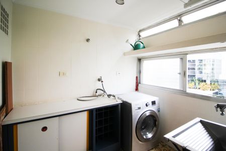 Apartamento à venda com 135m², 3 quartos e 1 vagaÁrea de Serviço