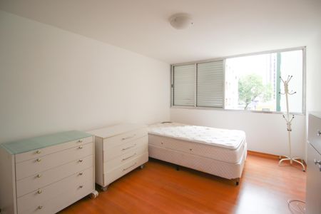 Apartamento à venda com 135m², 3 quartos e 1 vagaSuíte