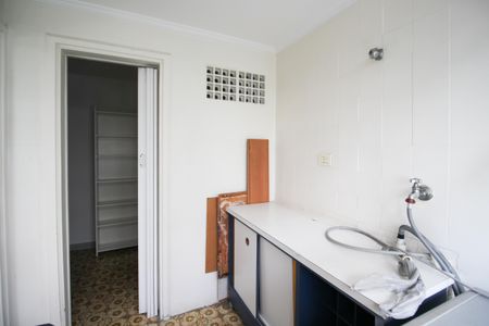 Apartamento à venda com 135m², 3 quartos e 1 vagaÁrea de Serviço