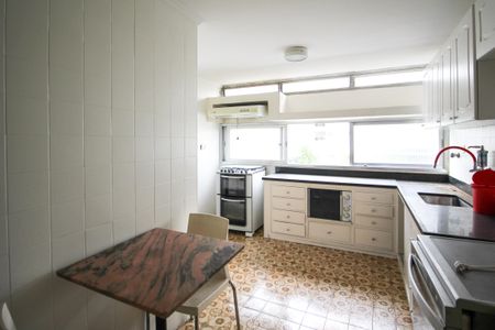 Apartamento à venda com 135m², 3 quartos e 1 vagaCozinha