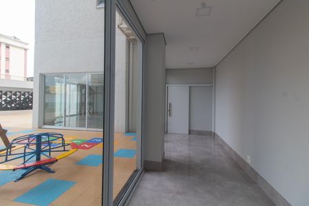 Apartamento à venda com 134m², 3 quartos e 2 vagas Apartamento à venda com 134m², 3 quartos e 2 vagasÁREA COMUM - MINIMERCADO