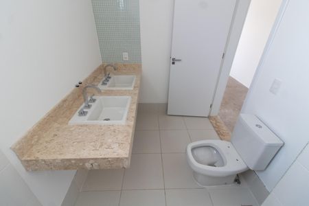 Apartamento à venda com 134m², 3 quartos e 2 vagas Apartamento à venda com 134m², 3 quartos e 2 vagasBANHEIRO DA SUITE