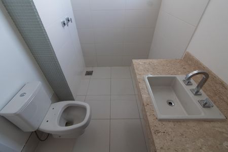 Apartamento à venda com 134m², 3 quartos e 2 vagas Apartamento à venda com 134m², 3 quartos e 2 vagasBANHEIRO DA SUITE