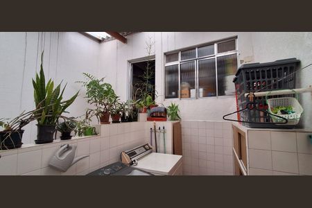 Casa à venda com 240m², 3 quartos e sem vagaÁrea de Serviço