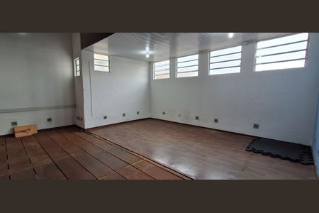 Casa à venda com 240m², 3 quartos e sem vagaSala
