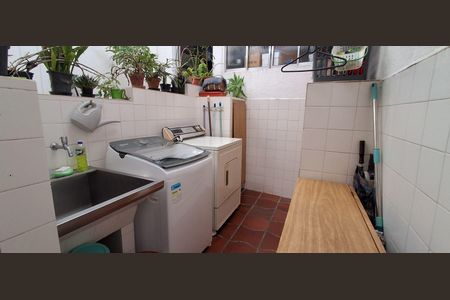 Casa à venda com 240m², 3 quartos e sem vagaÁrea de Serviço