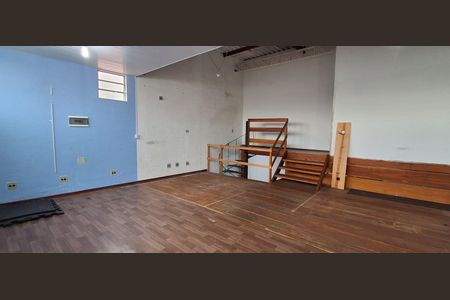 Casa à venda com 240m², 3 quartos e sem vagaSala