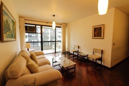 Apartamento à venda com 125m², 4 quartos e 2 vagasSala