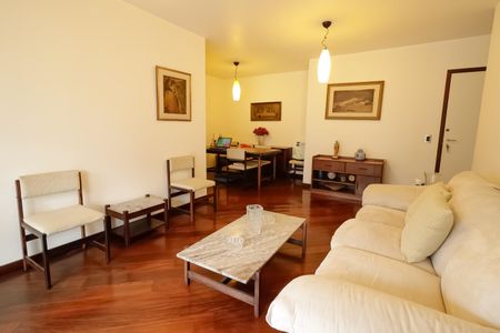 Apartamento à venda com 125m², 4 quartos e 2 vagasSala