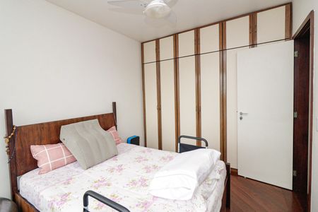 Apartamento à venda com 125m², 4 quartos e 2 vagasQuarto