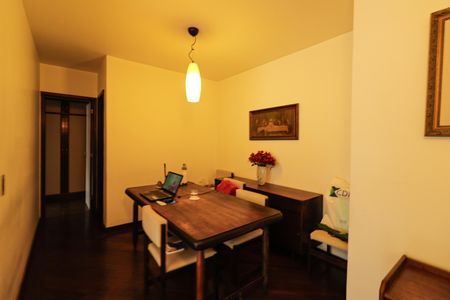 Apartamento à venda com 125m², 4 quartos e 2 vagasSala