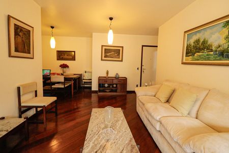 Apartamento à venda com 125m², 4 quartos e 2 vagasSala