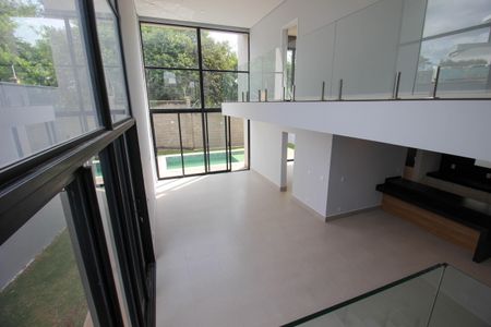 Casa de condomínio para alugar com 405m², 3 quartos e 2 vagasSala