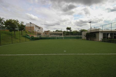 Casa de condomínio para alugar com 405m², 3 quartos e 2 vagasCampo de Futebol