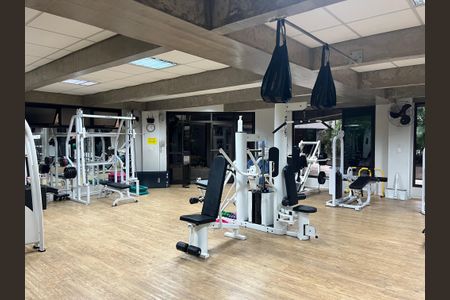 Apartamento para alugar com 250m², 4 quartos e 4 vagas Apartamento para alugar com 250m², 4 quartos e 4 vagasÁrea comum - Academia