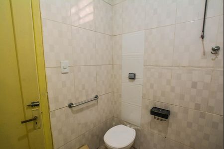 Casa à venda com 300m², 2 quartos e 1 vagaBanheiro