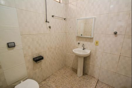 Casa à venda com 300m², 2 quartos e 1 vagaBanheiro