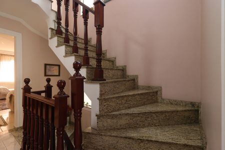 Casa à venda com 205m², 3 quartos e 4 vagasEscada