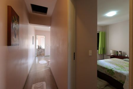 Casa à venda com 205m², 3 quartos e 4 vagasCorredor piso superior